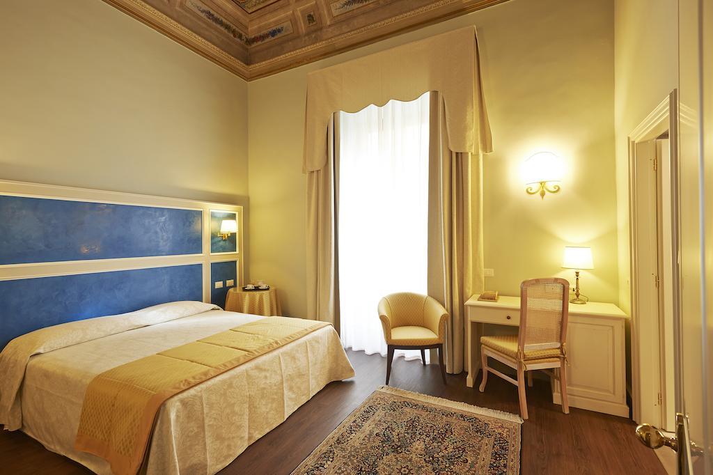 Hotel Firenze Capitale Oda fotoğraf